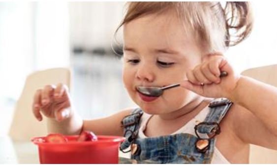 child HEALTHY FOODS FOR CHILDREN UNDER TWO YEARS